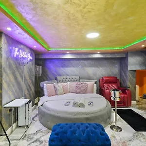 https://hidden-gem-lt-properties-jaccuzi-bath-superkingsize-bed.cambridgehotelsuk.com
