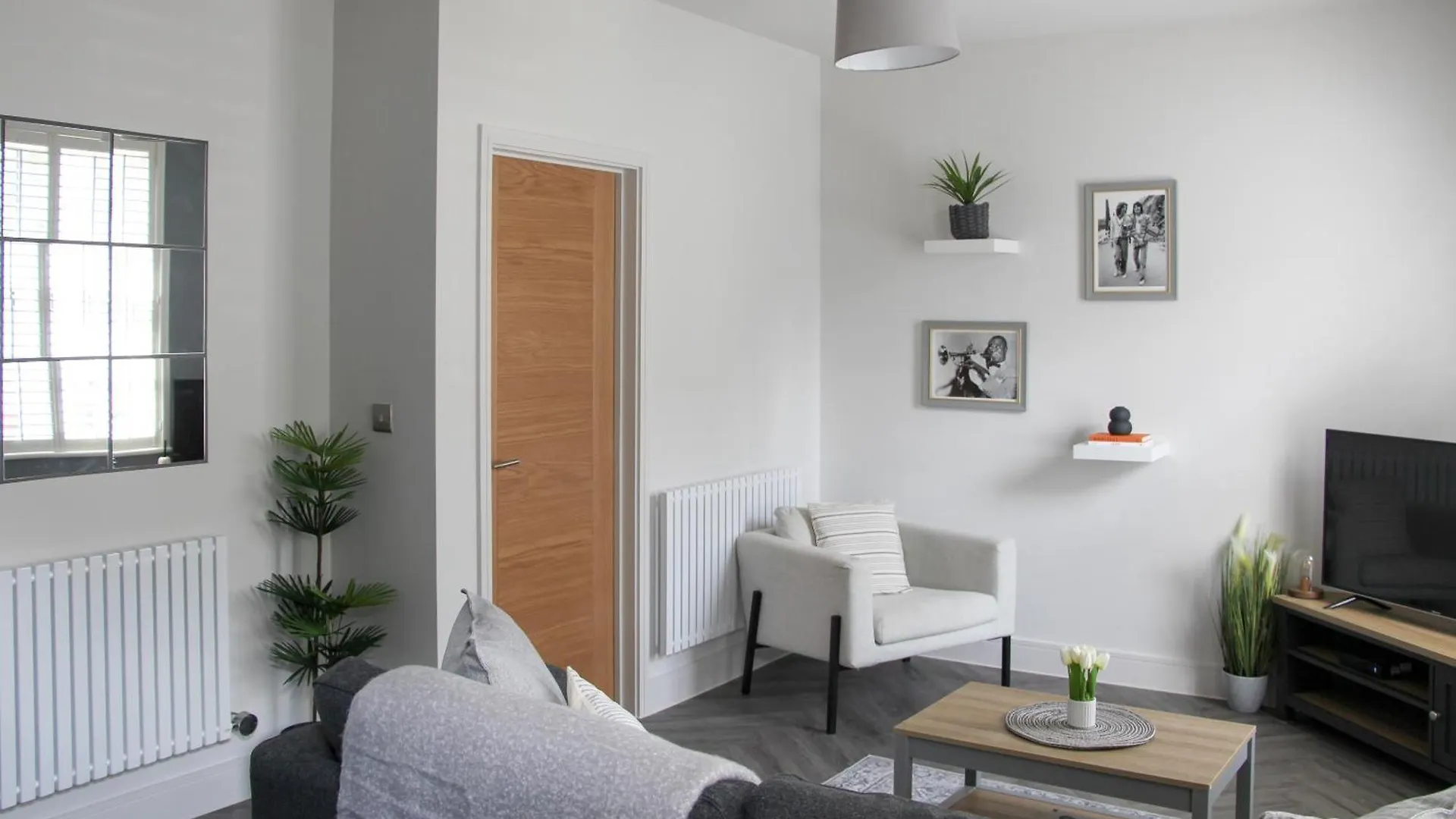 New, Luxury Apartment In Town Centre Cheltenham