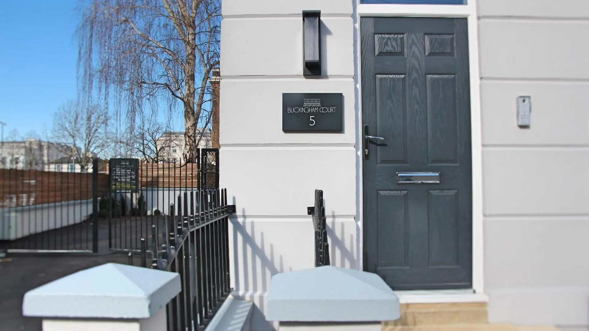 New, Luxury Apartment In Town Centre Cheltenham United Kingdom